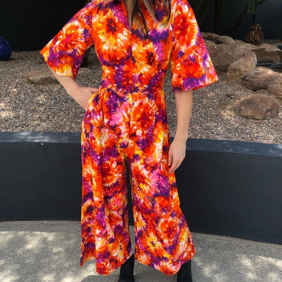 ๐บSOLD๐บVintage 70s floral Bell bottom palazzo Jumpsuit - Picture 2 of 8